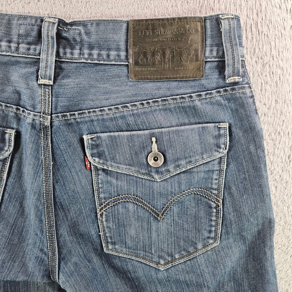 Levis 514 Slim Straight Jeans Mens 32x32 Blue Medium Wash Flap Pocket Denim